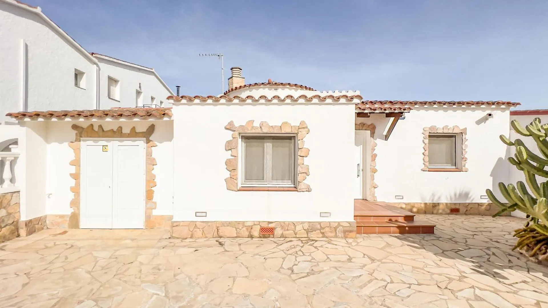 Majordoms - Villa Empuriabrava 0*,  Hiszpania